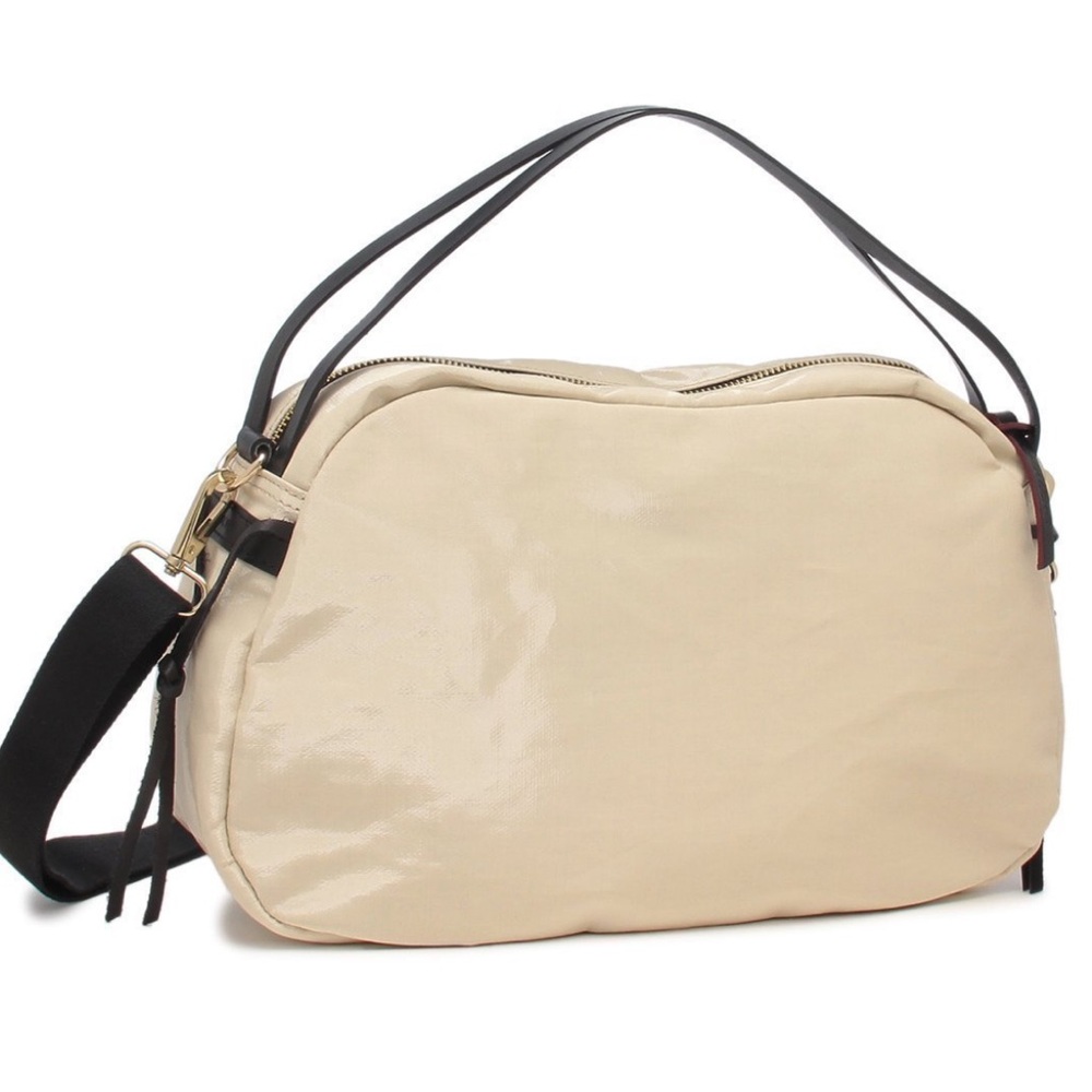 Jack Gomme Paris
Elegant Cream Shoulder Bag